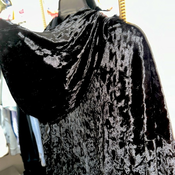 Fabletics Crushed Velour black zip up hoodie & Crushed Velour wide leg pant Red - Picture 4 of 13